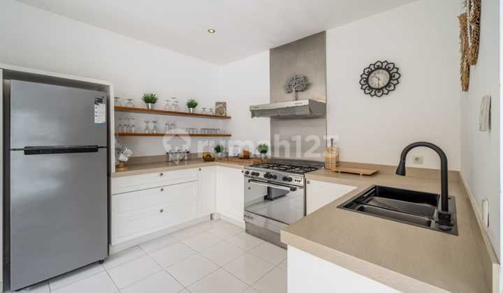 2BR Luxury Villa in Jimbaran – Fully Enclosed, Private Pool (219V)