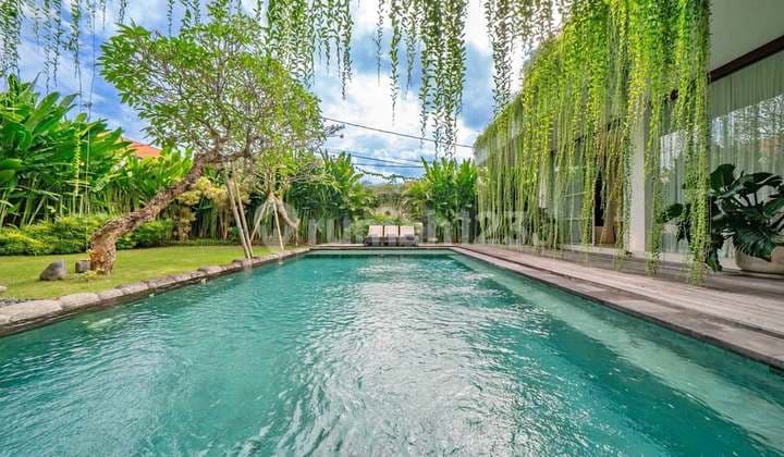 For Sale - 5 Bedroom Modern Villa In Umalas, Bali (215V)