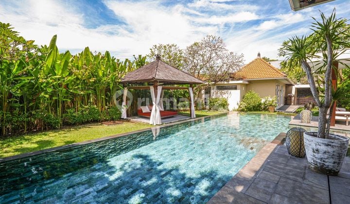 Elegant 4-Bedroom Beachside Villa For Lease In Sanur (159V)