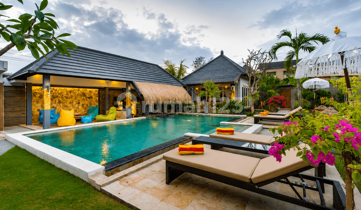 Leasehold Luxurious Beachfront Villa with 16 Years Remaining in Prime Sanur Area (159V)
