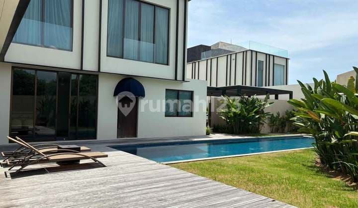 Freehold Luxury Tropical 4BR Villa Near Beach - Gianyar (450V)