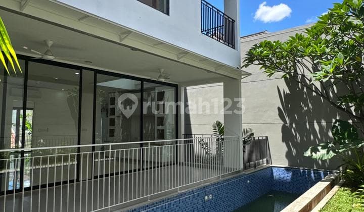 Rumah di Senopati , Kebayoran Baru, Dekat Scbd