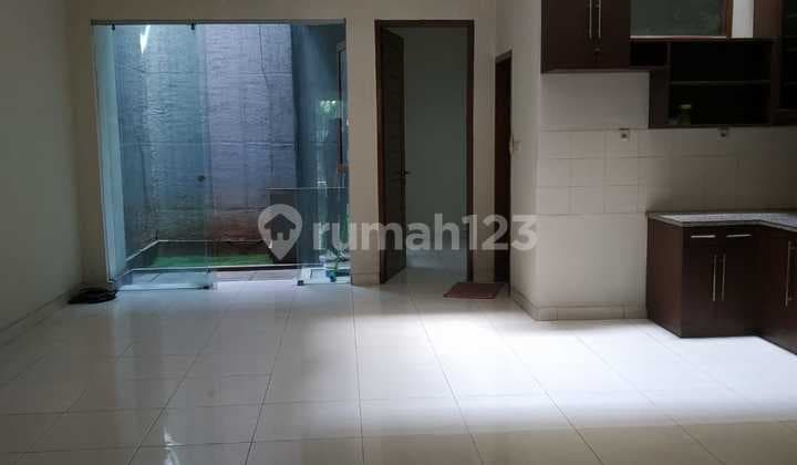 Rental House in Kebayoran Baru Suitable for a Quiet Office