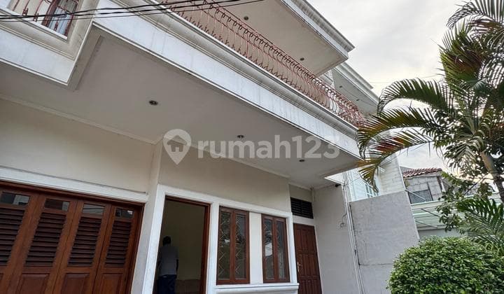 Rumah di Sewakan di Pondok Indah