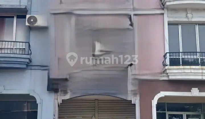 Great Shophouse! Depok