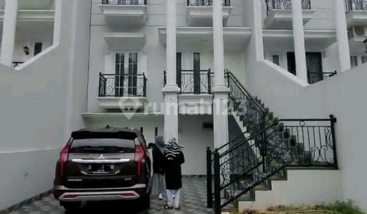 For Sale Luxury House in Ragunan