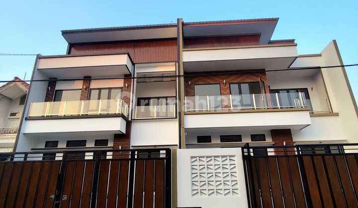 Dijual Rumah Siap Huni di Bsd Kawasan Nusaloka, Row Besar