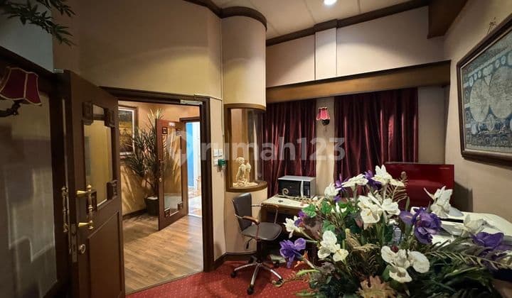 Dijual Kantor Siap Huni Berlokasi Strategis di Kuningan Jaksel
