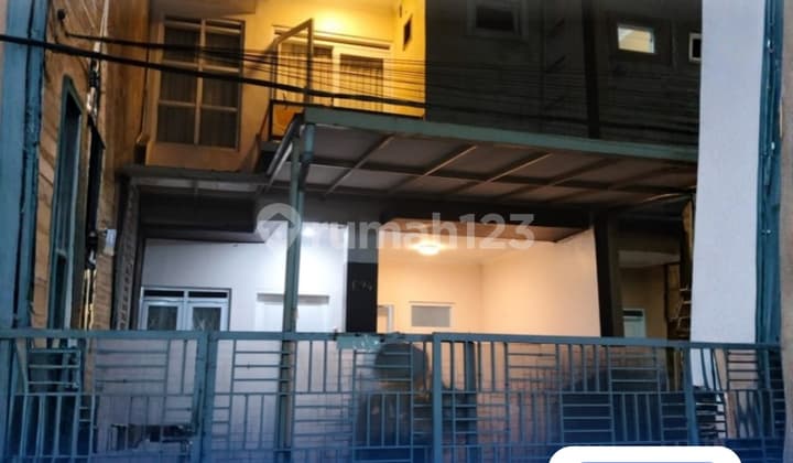 Dijual Rumah Full Furnished Nyaman & Strategis Dekat Sumarecon