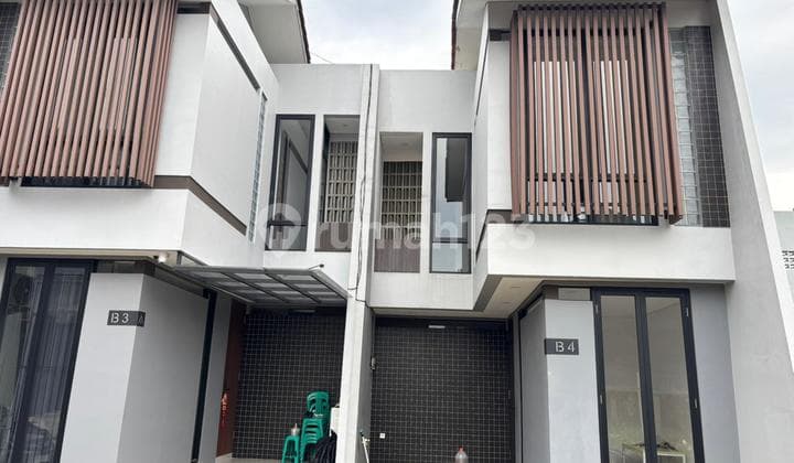 Seberang Mall Pesona Square dan Belakang Mall Margo City Rumah 2 Lantai Ini Ready Siap Huni bisa Cicilan Juga 5 Menit ke Mall dan ke Tol Kapan Lagi Punya Rumah Se Strategis Ini di Pusat Kota Depok