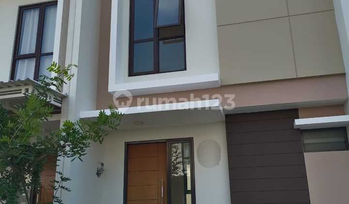 Rumah Cantik Semi Furnished Dijual di Sumarecon Bekasi