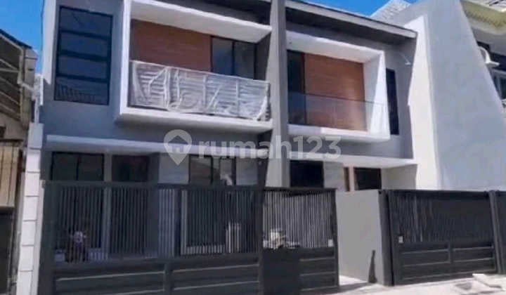 Rumah Manyar Kertoadi Modern Minimalis Siap Huni
