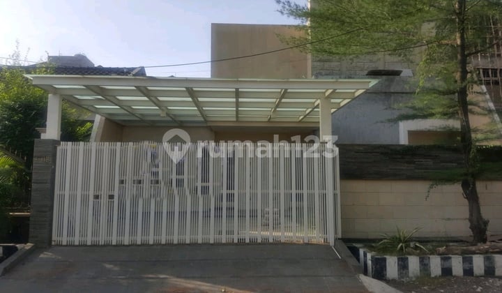 Rumah Dharmahusada Indah Timur Mewah Siap Huni