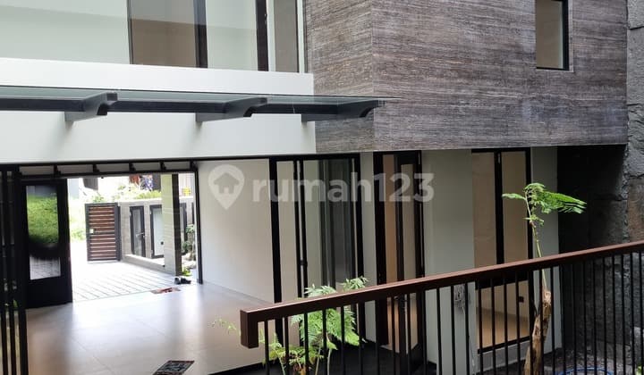 Dijual Rumah Citraland Golf Surabaya
