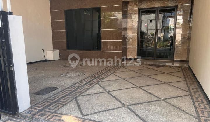 Rumah Tengah Kota Cocok Kantor & Hunian Strategis