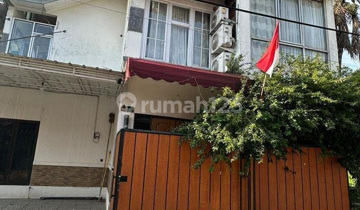 For Sale: Beautiful 2.5-Story Corner House in Permata Puri Cimanggis
