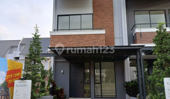 Dijual Rumah Cantik View Danau 2 Lantai di Bukit Golf Cibubur