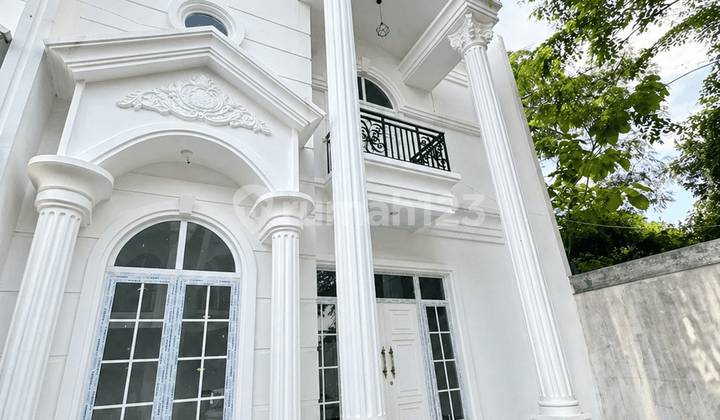 Dijual Rumah Cantik American Style di Ciracas Jakarta Timur
