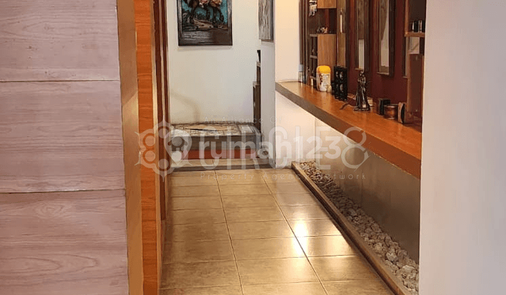 3-Storey Shop House Suitable for Office in Setra Sari Area