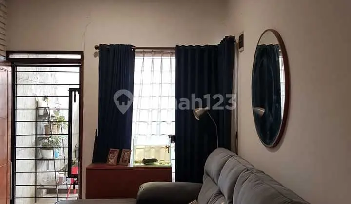 Wow! Rumah Under 1M Design Modern Minimalis di Taman Holis Indah