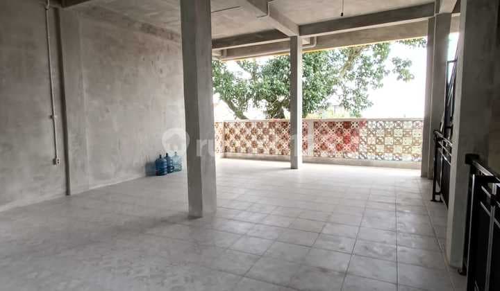 Ruang Usaha Luas Lokasi Strategis di Gegerkalong Bandung