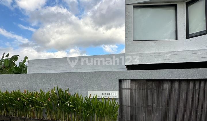 Rumah Modern Kedungu 4 Kamar, Fully Furnished & Pool