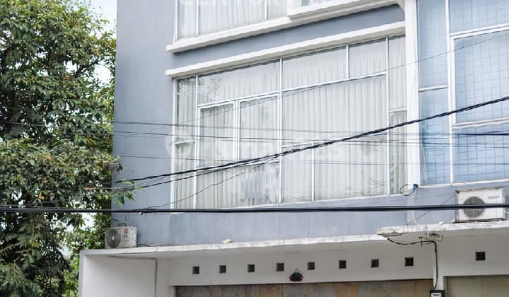 Ruko Strategis Bagus 3 Lantai Dekat Yogya di Sumber Sari Bandung