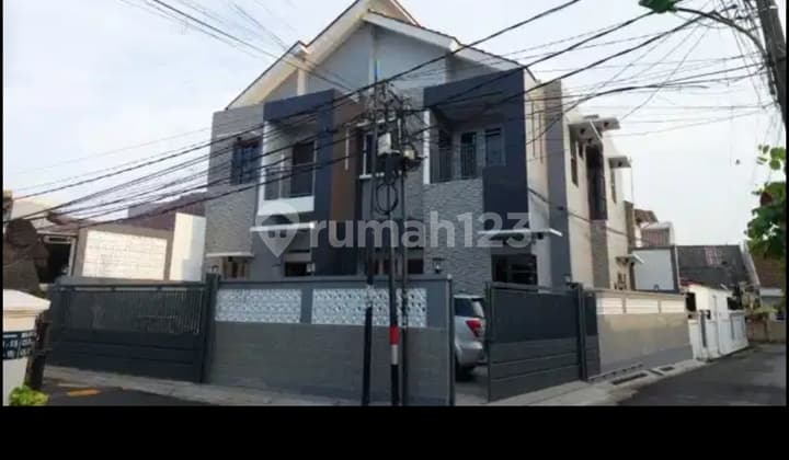 Disewakan Rumah di Duren Sawit Baru Jakarta Timur