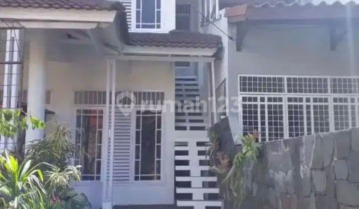 For Rent: 2nd Floor House in Kebayoran Lama, South Jakarta