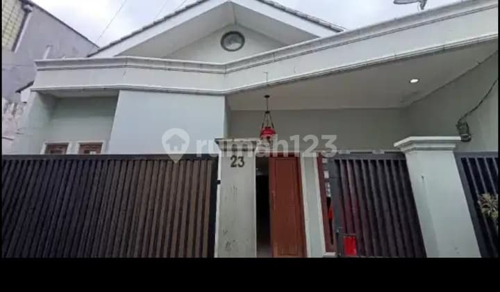 Disewakan Rumah di Asem Baris Tebet Jakarta Selatan