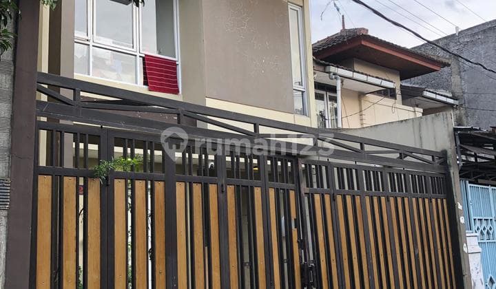 Rumah 3 Lantai Siap Huni di Tengah Kota Bandung Lokasi Sangat Strategis