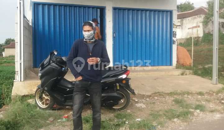 Ruko Siap Huni di Pinggir Jalan