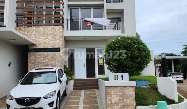 Super Luxurious Residence with the Most Strategic Access