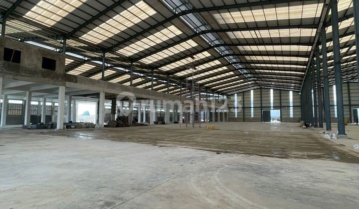 For Rent Factory Warehouse Brand New Within Area, Building Area 10800 M2 in Pakuhaji Tangerang