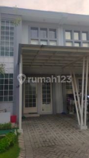 Disewakan Rumah 2 Kamar Furnished di Grand Pakuwon Queensland Surabaya Barat, Lokasi Strategis