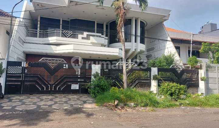 Strategic House City Center Kecilung Street Central Surabaya