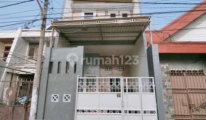 Lebak Rejo House, Well-Maintained Condition, Cheap Sale, Wide Row