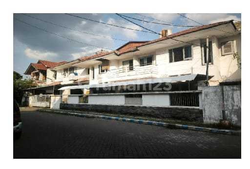 Nice Showroom in Sidoarjo City Near Exit Toll