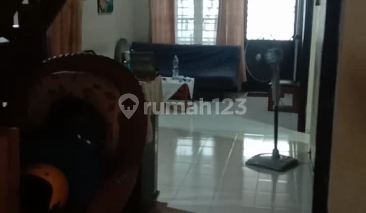 Rumah 1.5 Lantai di Emmy Saelan Alaudin Siap Huni