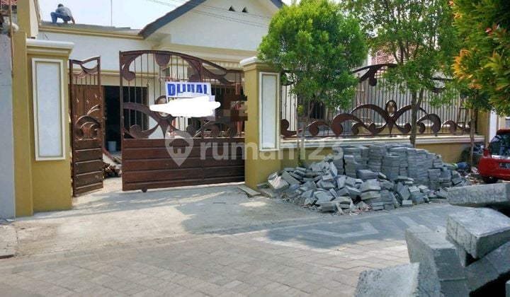 Rumah Asri Mewah Pusat Kota Jl Teratai Gubeng