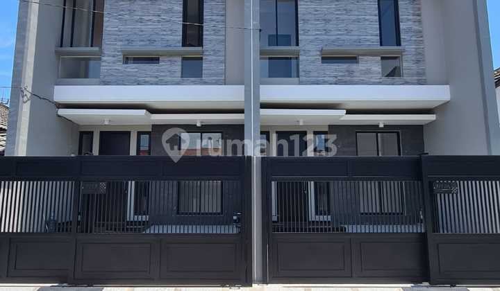 Rumah Mewah Minimalis Lokasi Klampis Semolo Timur