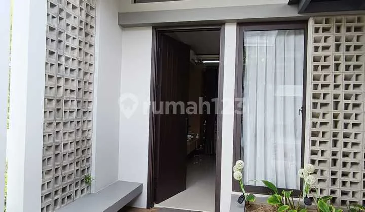 For Sale Rumah Mewah di Flora Summarecon - Full Furnish & Luas