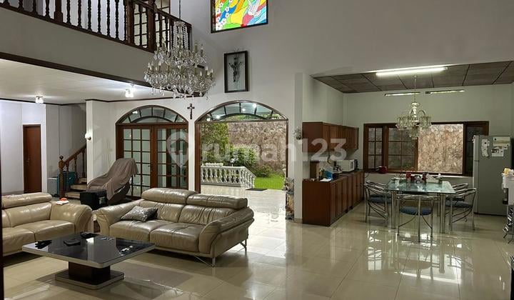 Sewa Rumah Mewah di Lokasi Strategis - Dr. Sutami Bandung
