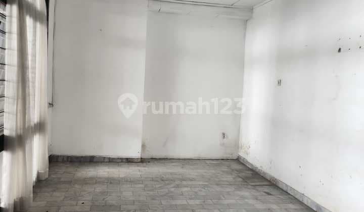 For Rent Rumah Luas di Burangrang - Lebar muka 20m