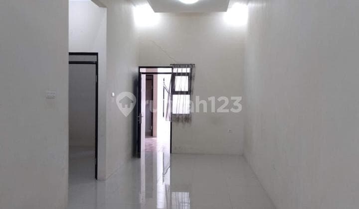 For Sale Rumah Cantik di Propelat Barat - Lingkungan Nyaman