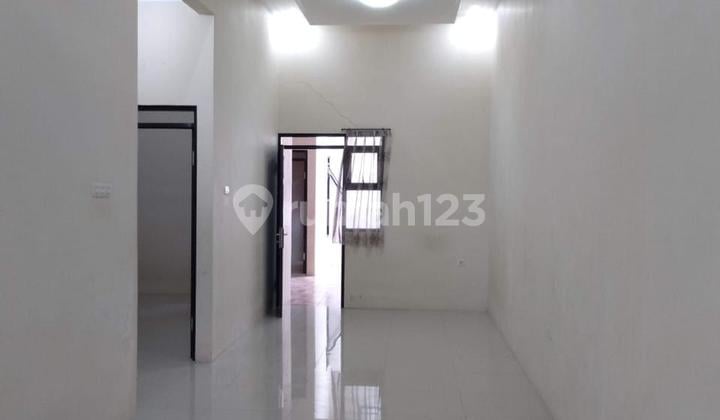 For Sale Rumah Cantik di Propelat Barat - Lingkungan Nyaman