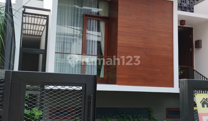 For Sale Elegant 3-Story House in PPR ITB Complex – Semi-Furnished, Move-In Ready!