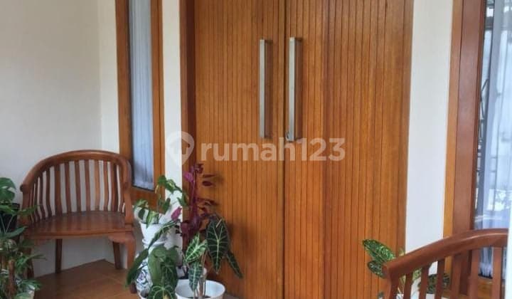Rumah Cantik Jarang Ada di Pondok Kelapa