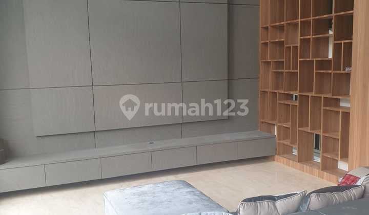 Rumah di BSD City Bangunan 3 Lantai Semi Furnish Siap Huni