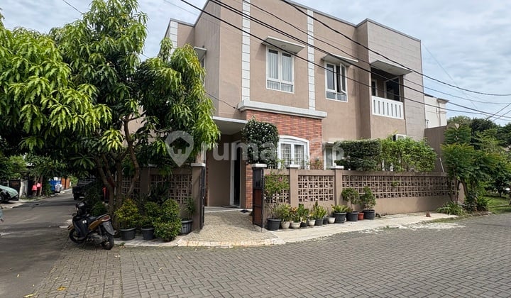 For Sale Beautiful House in Nusaloka Bsd